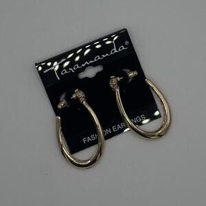 Taramanda Gold Oval Hoop Earrings